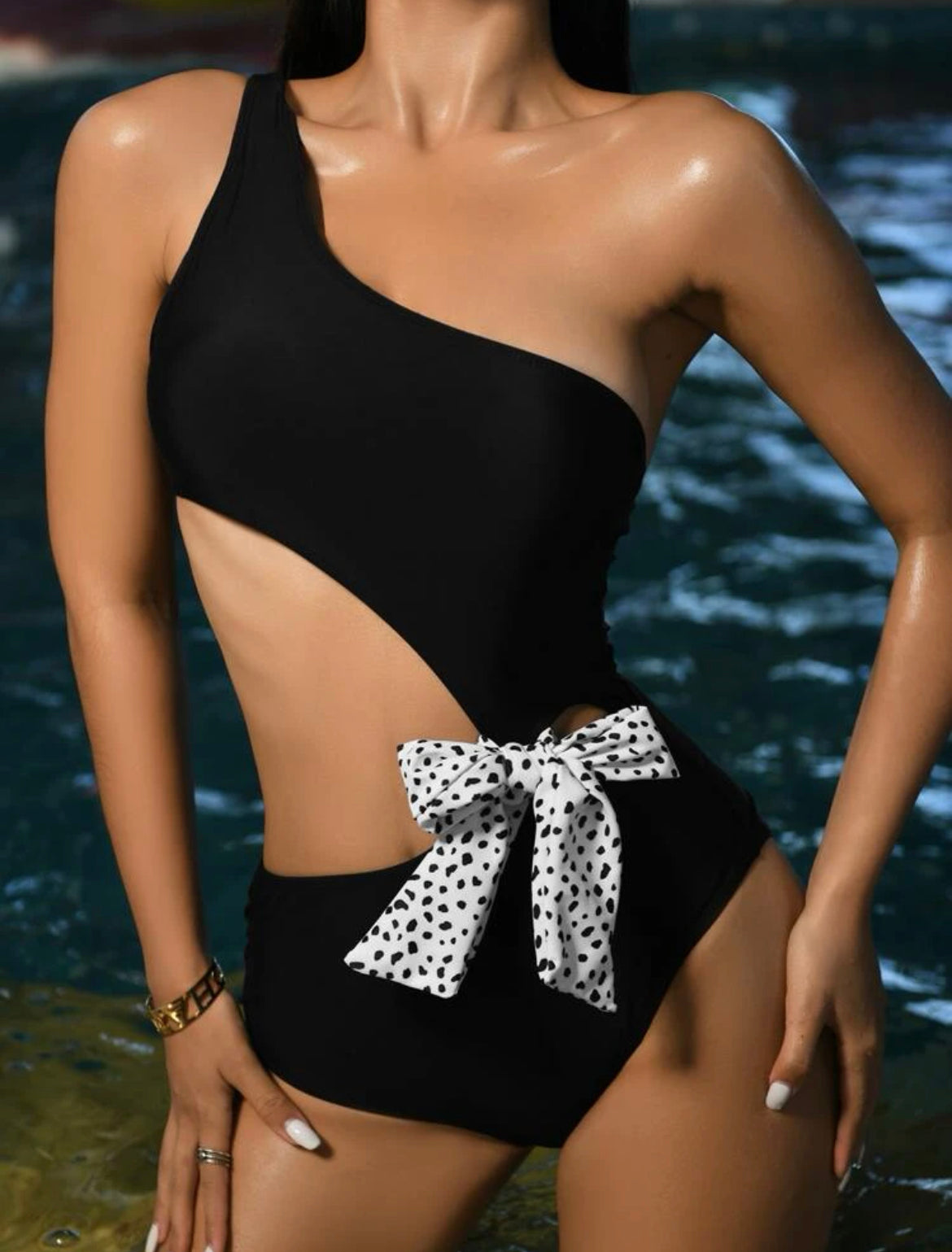 Cut-out Knot Waist One Shoulder One Piece Swimsuit