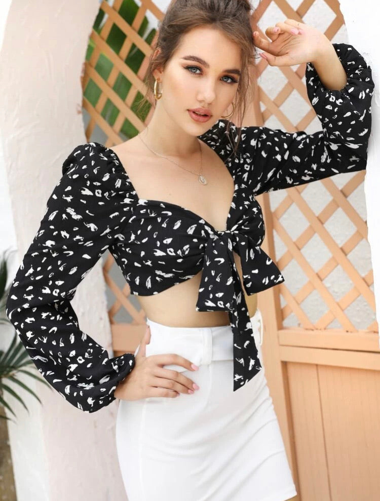 Sweetheart Neck Tie Front Allover Print Crop Top