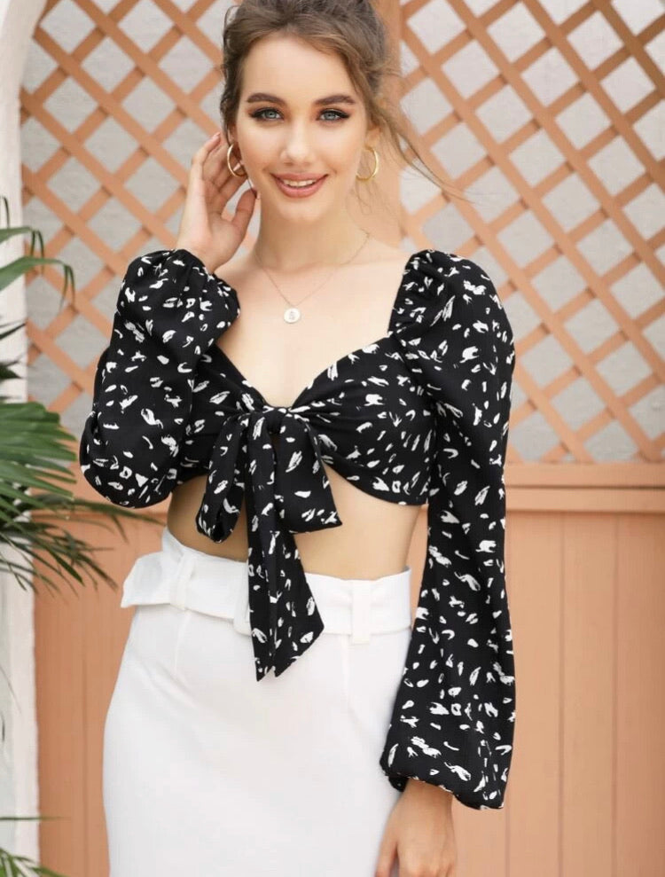 Sweetheart Neck Tie Front Allover Print Crop Top