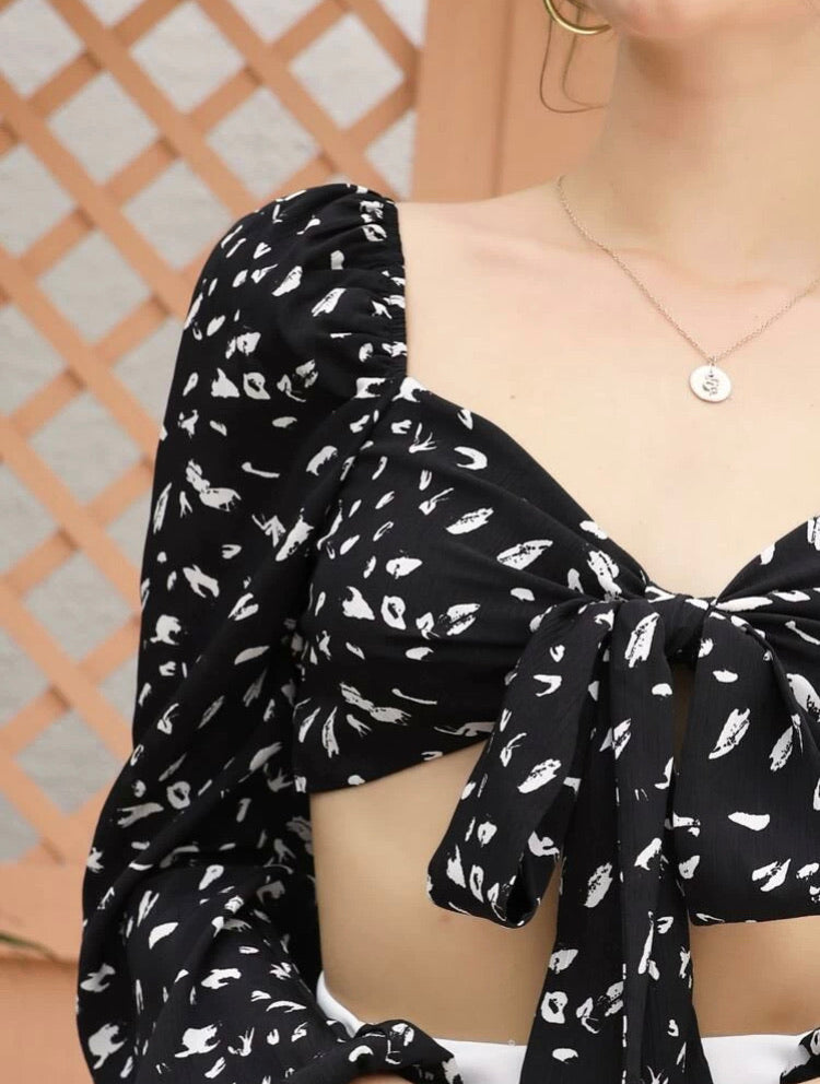 Sweetheart Neck Tie Front Allover Print Crop Top