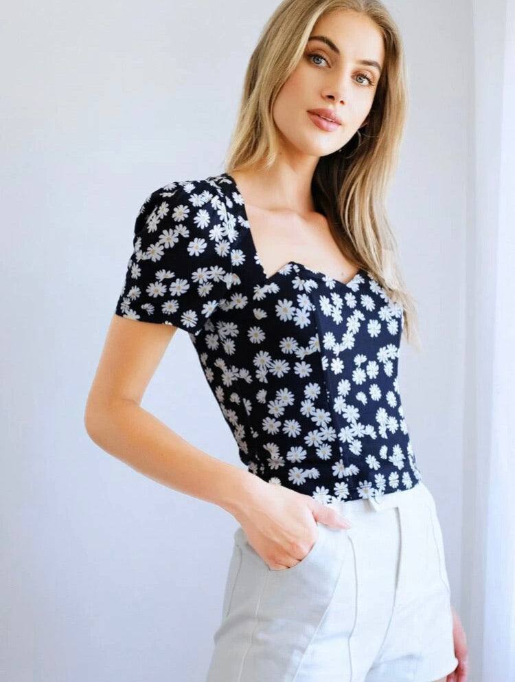 Daisy Floral Print Sweetheart Neck Top
