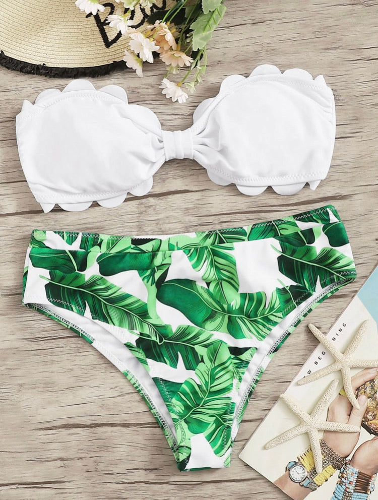 Scalloped Trim Bandeau With Random Palm Print Bikini