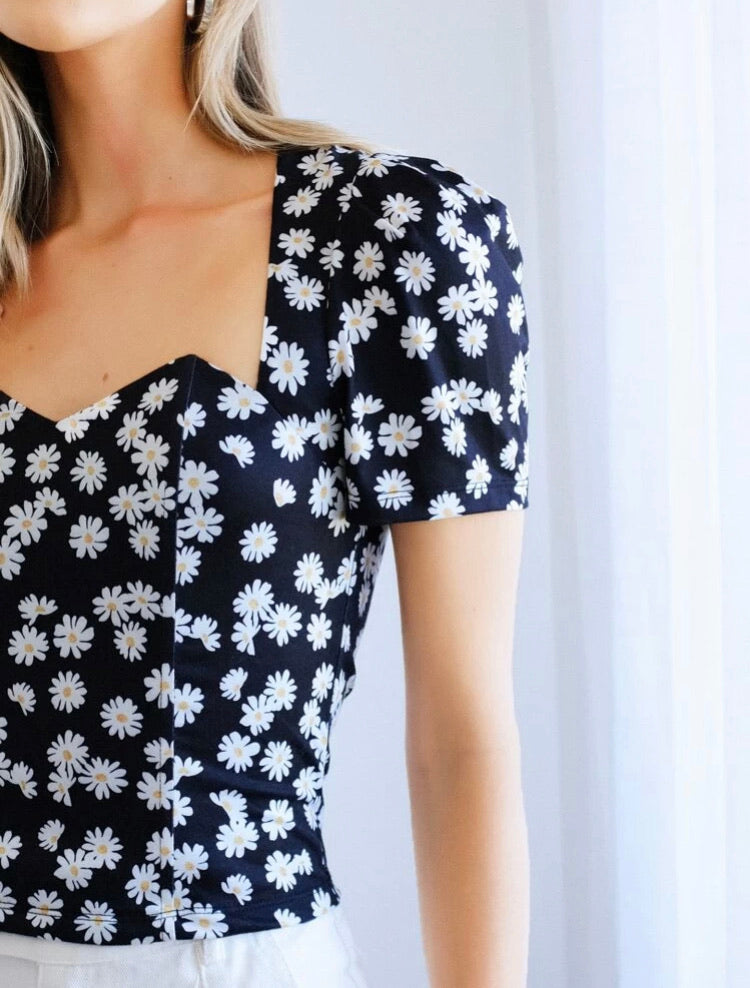 Daisy Floral Print Sweetheart Neck Top