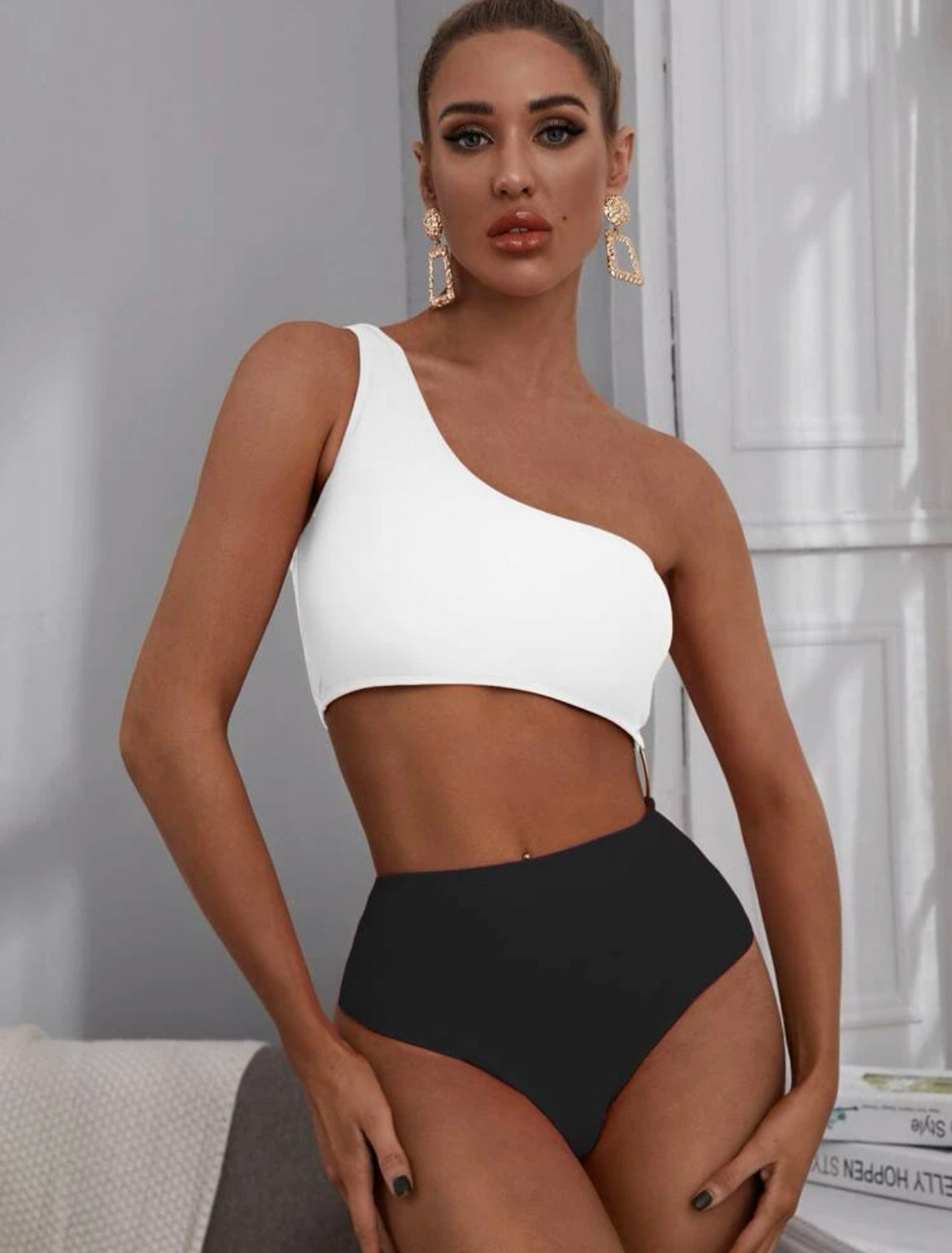 Cut-out One Shoulder One Piece Swimsuit