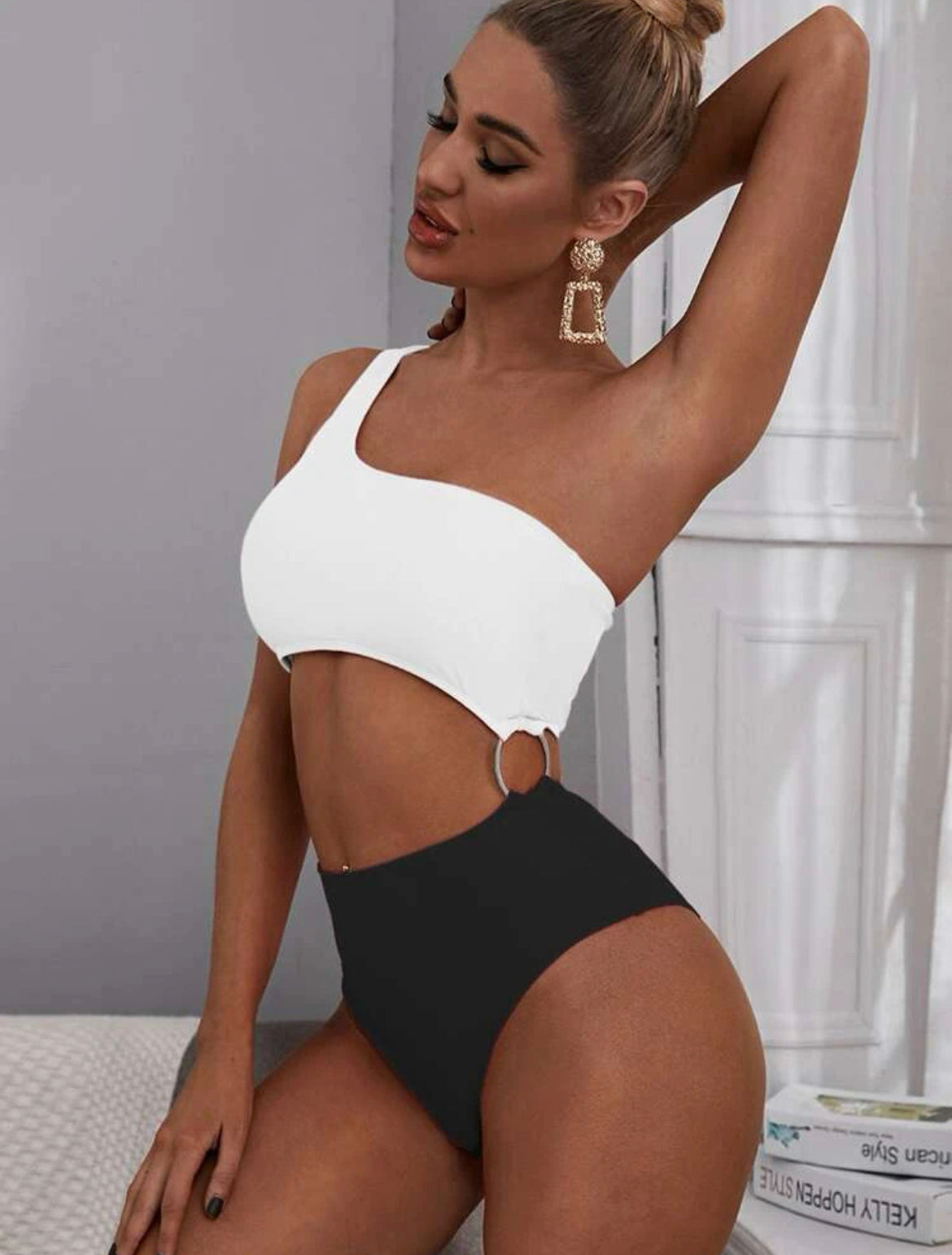 Cut-out One Shoulder One Piece Swimsuit