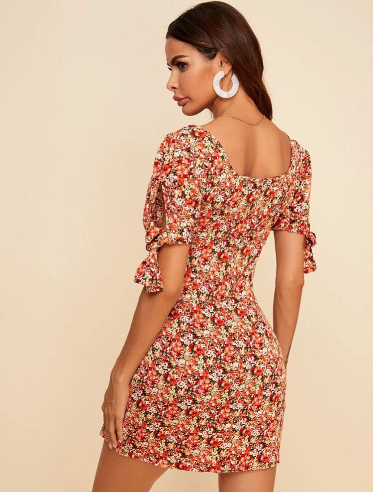 Knotted Cuff Floral Print Fitted Dress